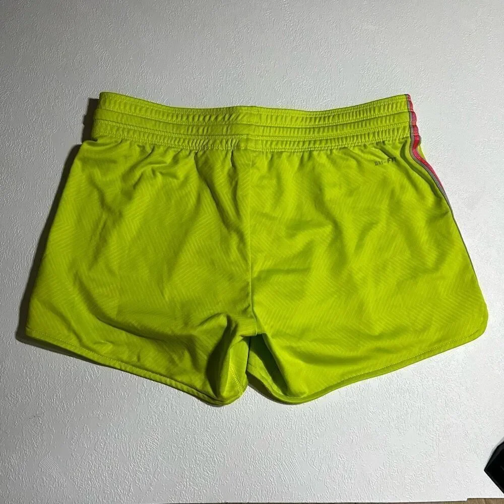NIKE womens dri fit training running athletic shorts avocado green size xs